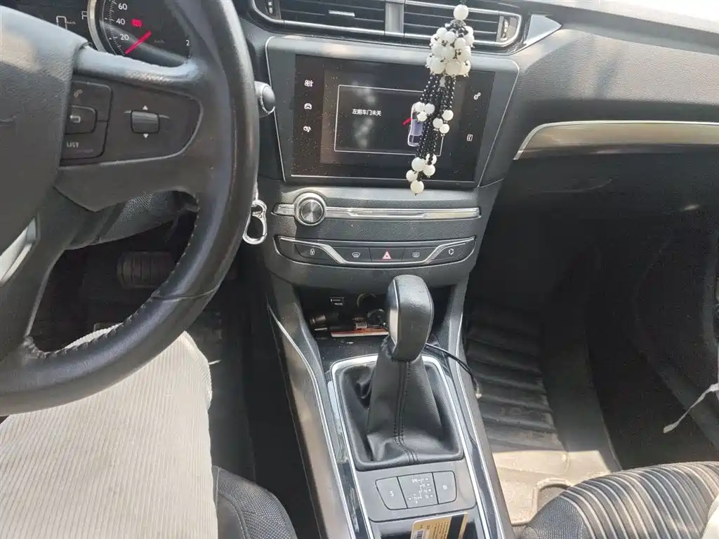 Peugeot 408 2015 Model 1.2T Automatic Luxury Edition фото 10