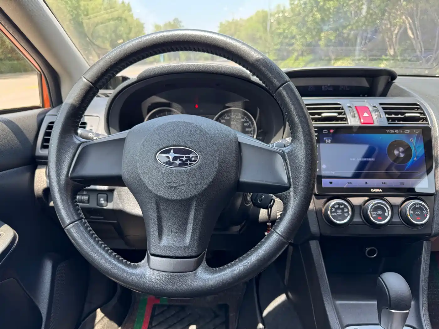 Subaru XV 2012 2.0i Luxury Navigation Edition фото 9