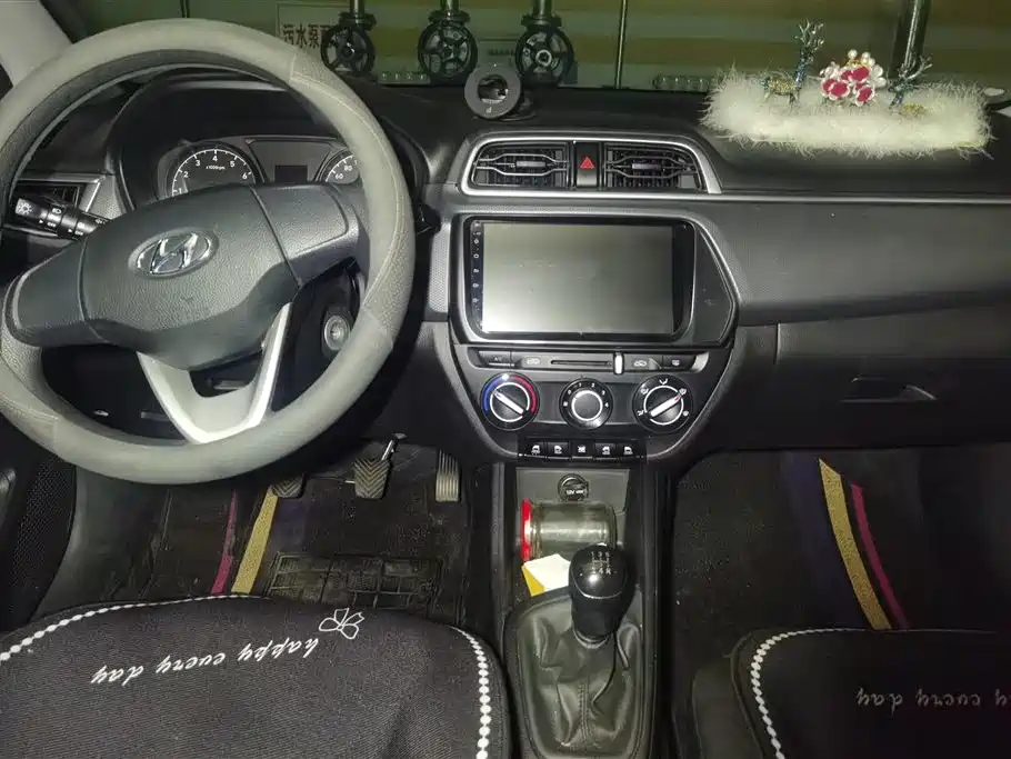 Hyundai Verna 2020 1.4L Manual GL Renewal Edition фото 13