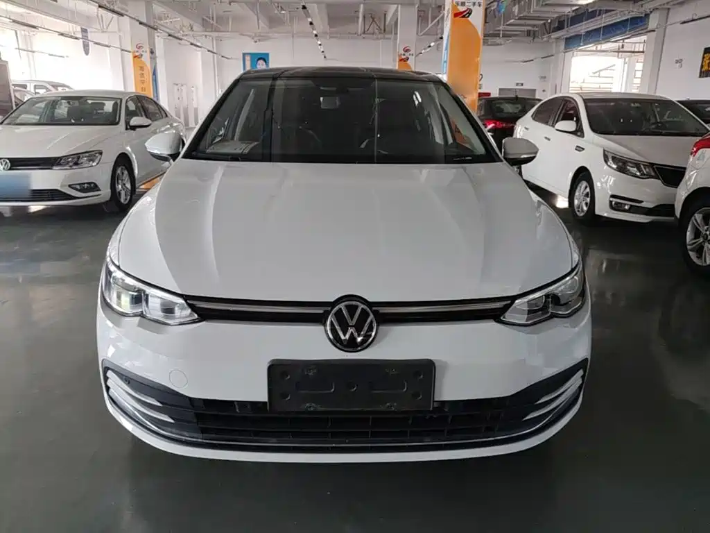 Photo 3 - Volkswagen Golf
