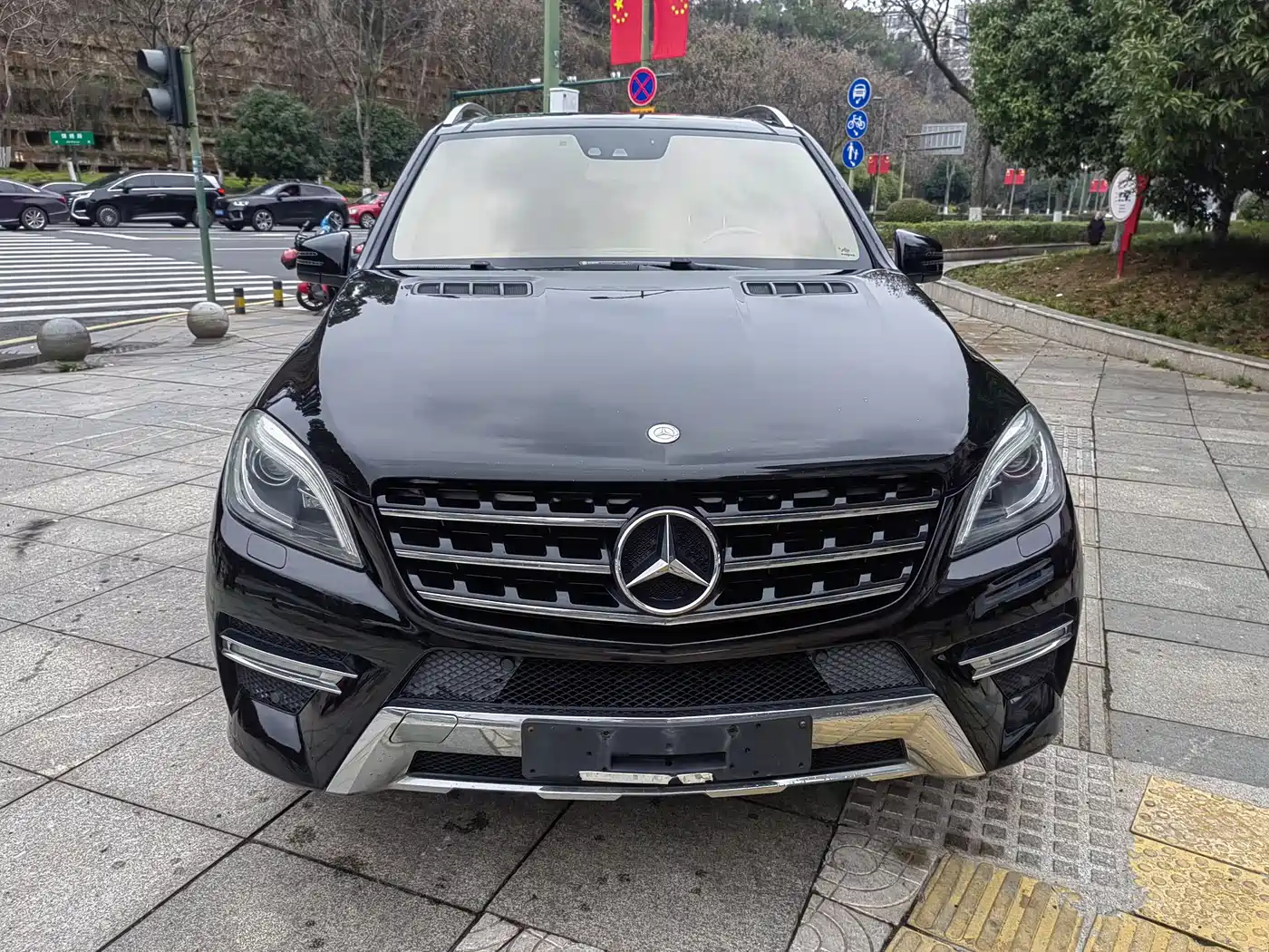 Mercedes-Benz M-Class 2012 Model ML 350 Luxury фото 2