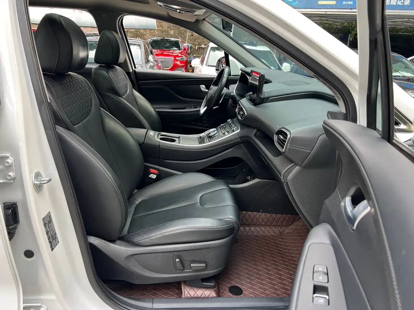 Hyundai Santa Fe 2023 2023 Traveller 380T GDi Auto 2WD GLX Elite Edition
