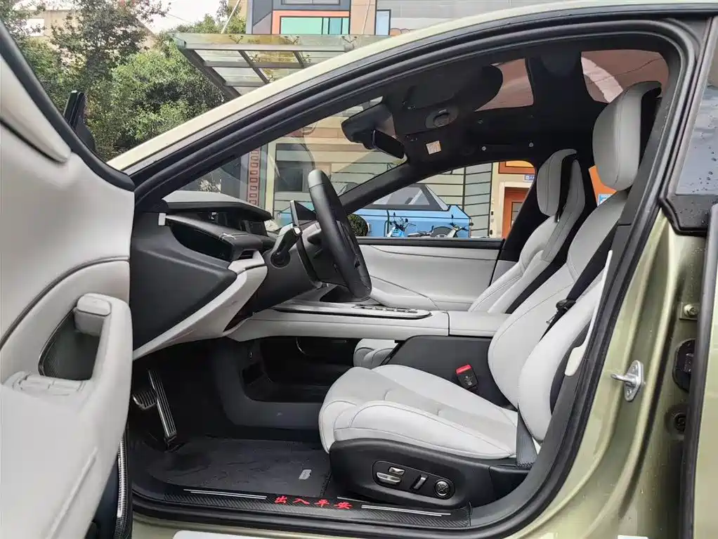 Xiaomi Auto Xiaomi SU7 2024 AWD Extended Range Advanced Smart Driving Max Edition фото 5