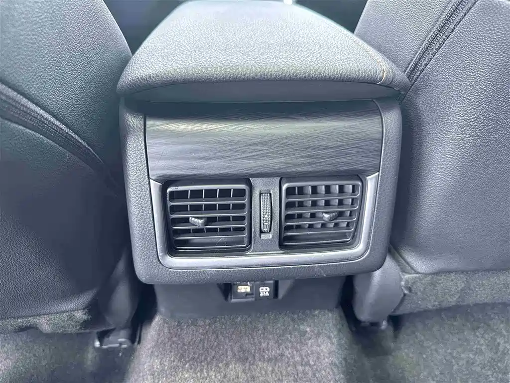 Toyota Camry 2021 2.5G Luxury Edition фото 24