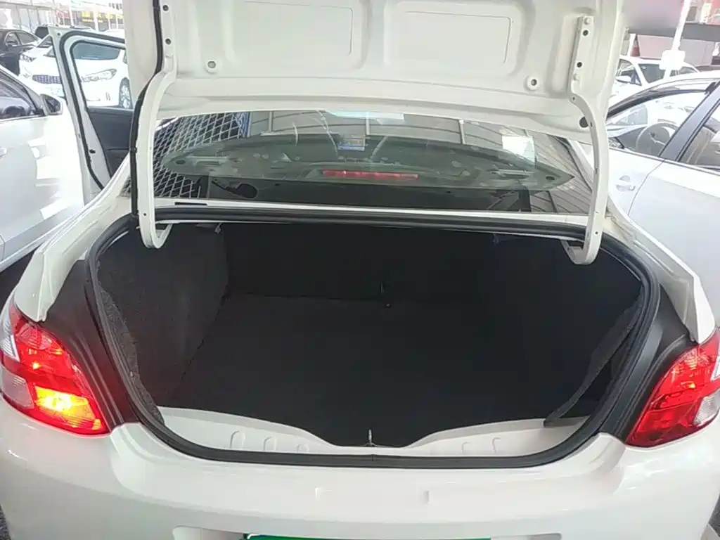 Peugeot 301 2014 2014 1.6L Automatic Luxury Edition