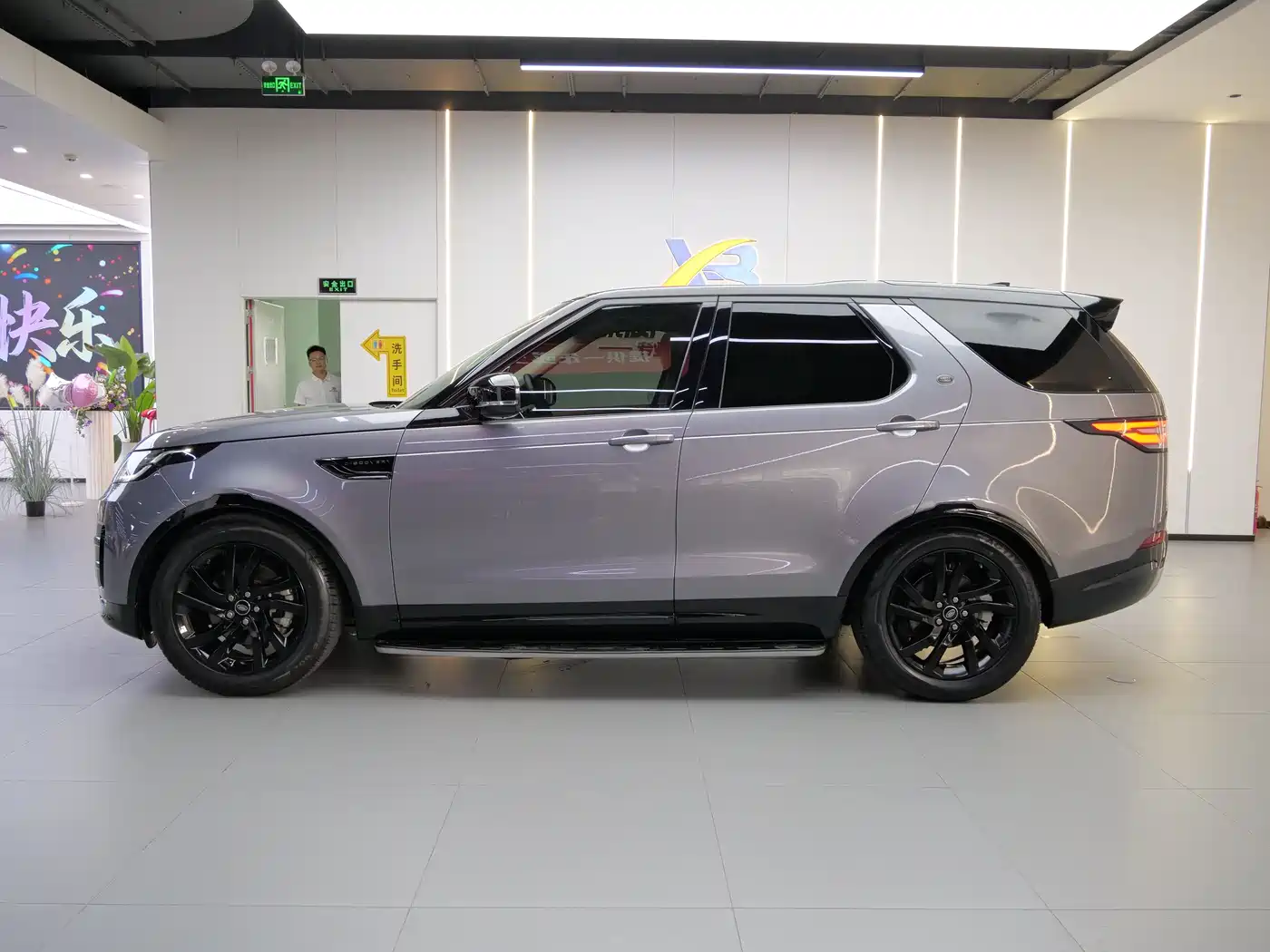 Land Rover Discovery 2020 2.0T 30th Anniversary Special Edition фото 2