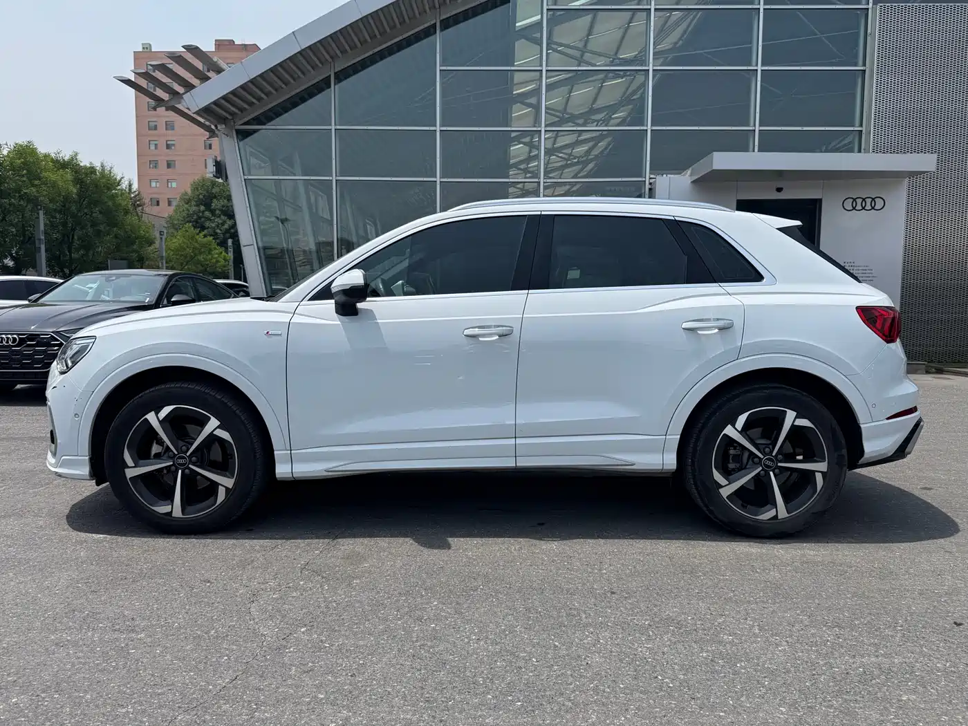 Audi Q3 2024 35 TFSI Fashion Sport фото 2