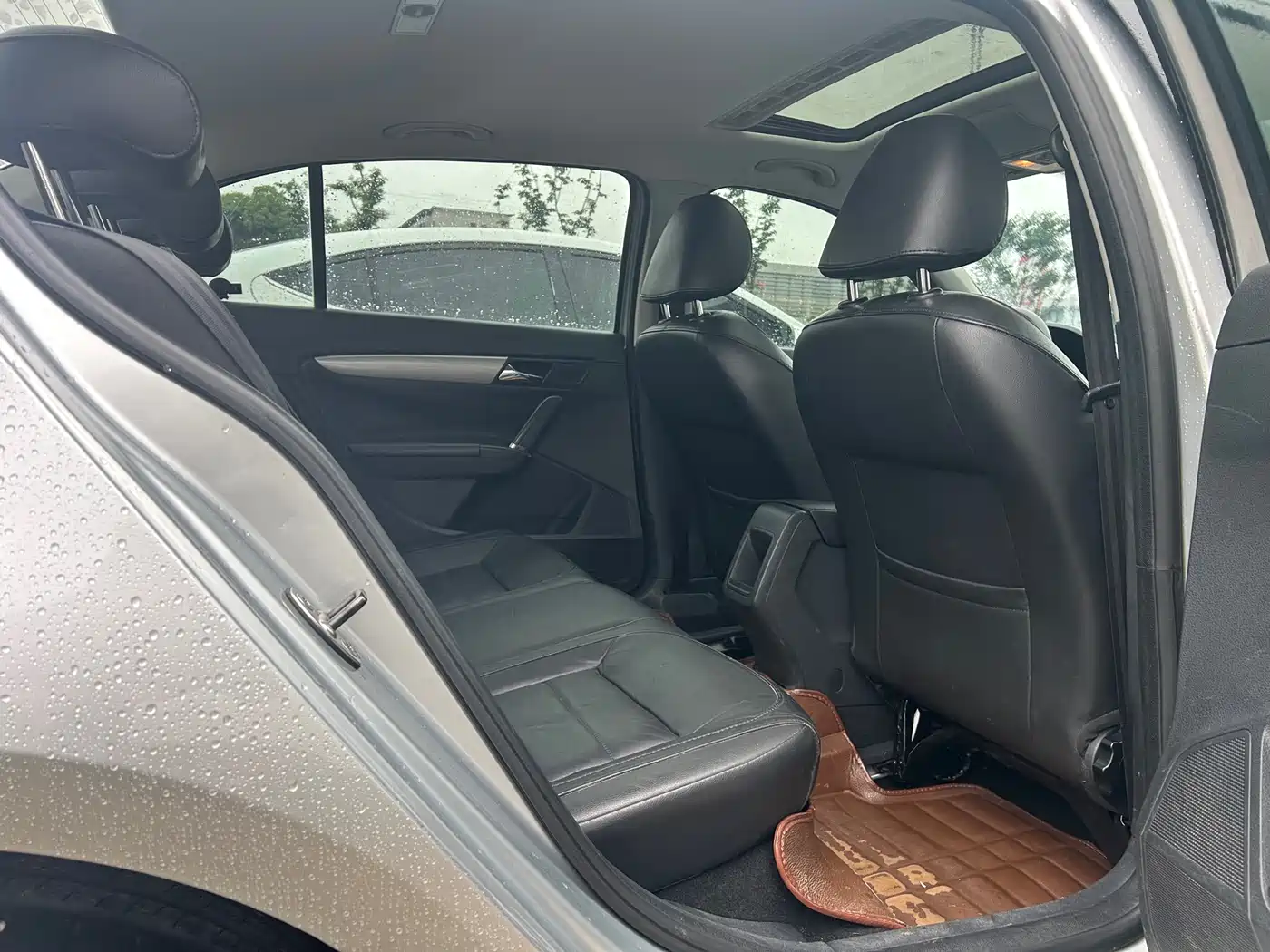 Volkswagen Lavida 2013 Facelift Classic 1.6L Automatic Comfort фото 6