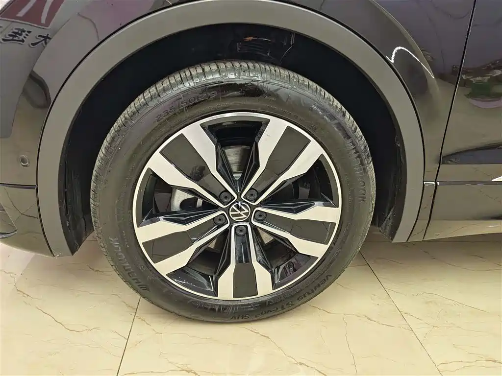 Volkswagen Tiguan L 2024 Outstanding 330TSI Auto 2WD R-Line Dragon Glory Edition фото 8