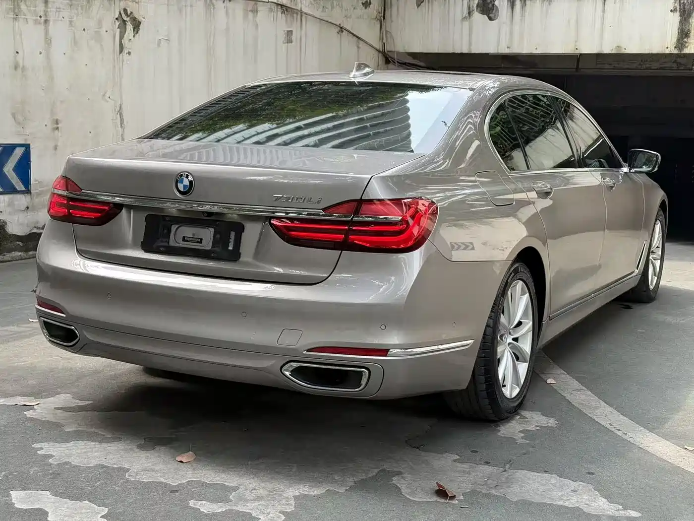 BMW 7 Series 2016 730Li Luxury фото 17
