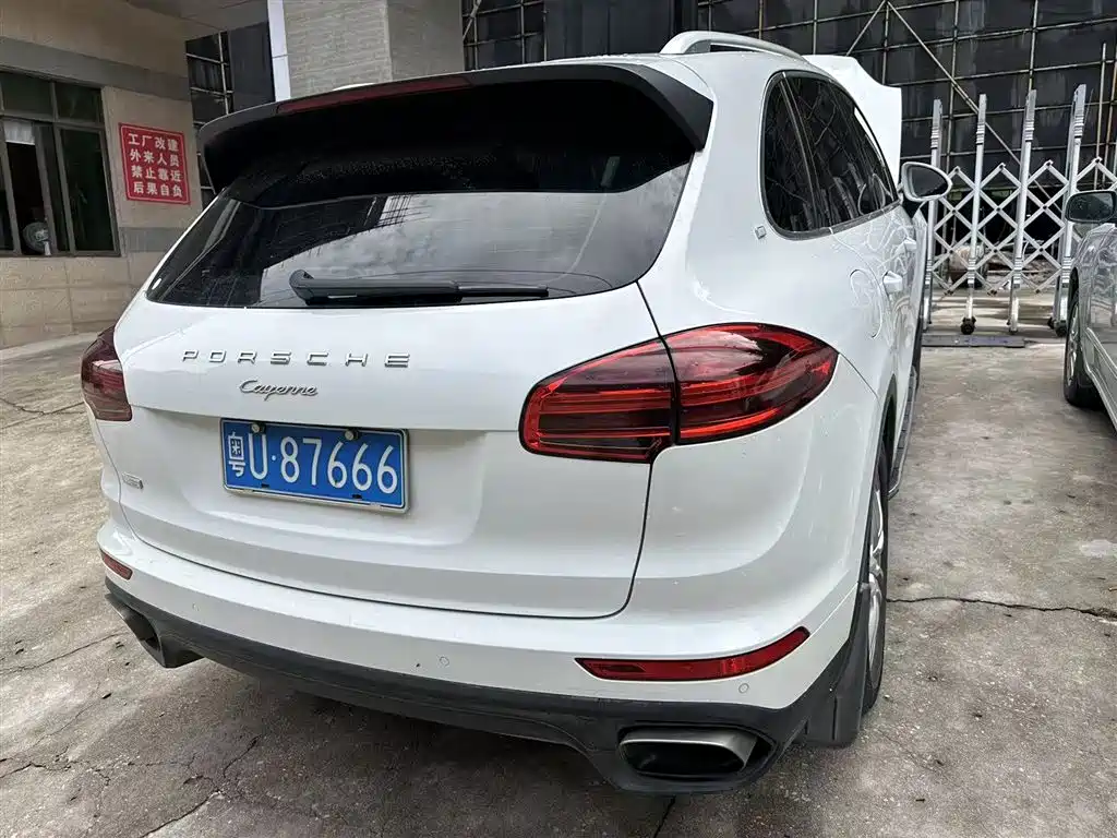 Porsche Cayenne 2016 Cayenne Platinum Edition 3.0T фото 4