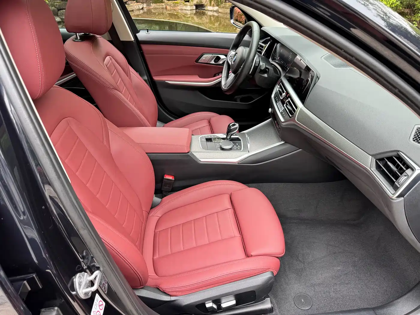 BMW 3 Series 2021 330Li xDrive M Sport Night Edition фото 15