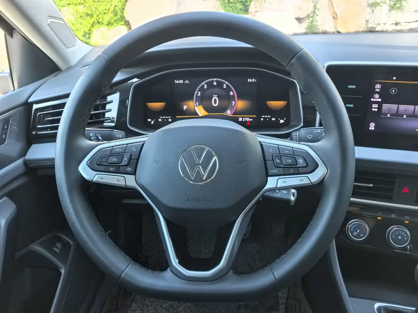Volkswagen Sagitar 2024 300TSI DSG Flying Edition фото 12