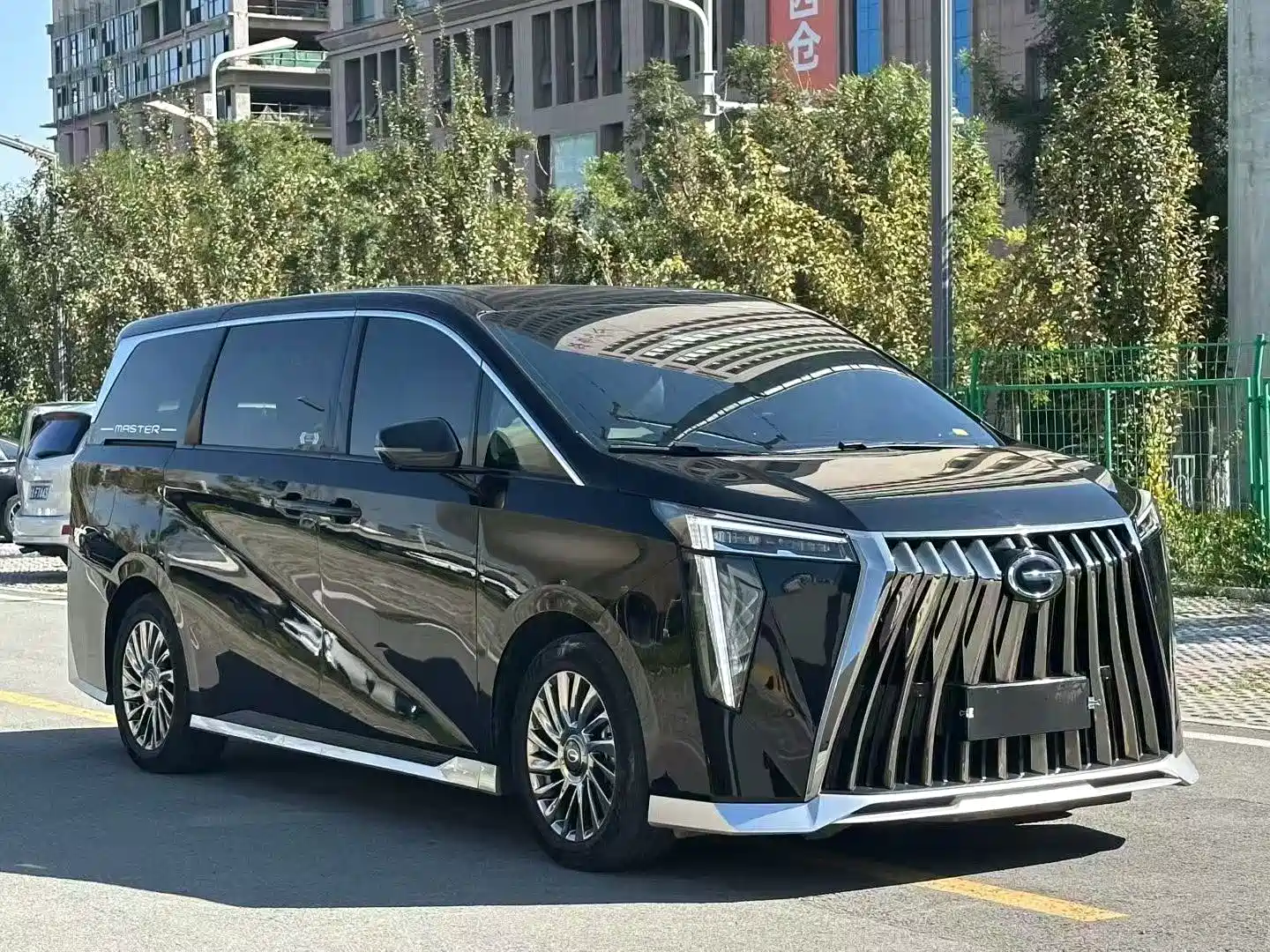 Фото 3 - GAC Trumpchi M8