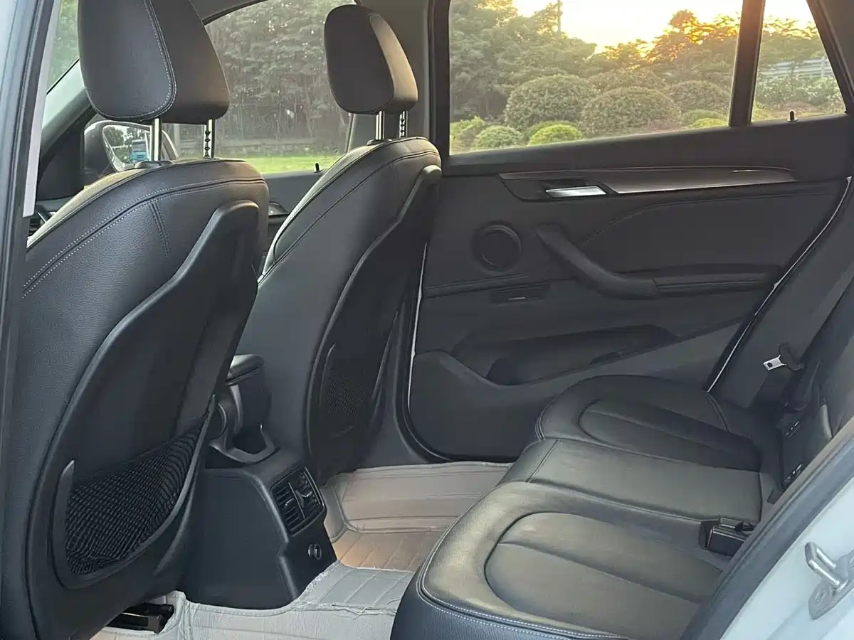 BMW X1 2016 sDrive20Li Luxury Model фото 6