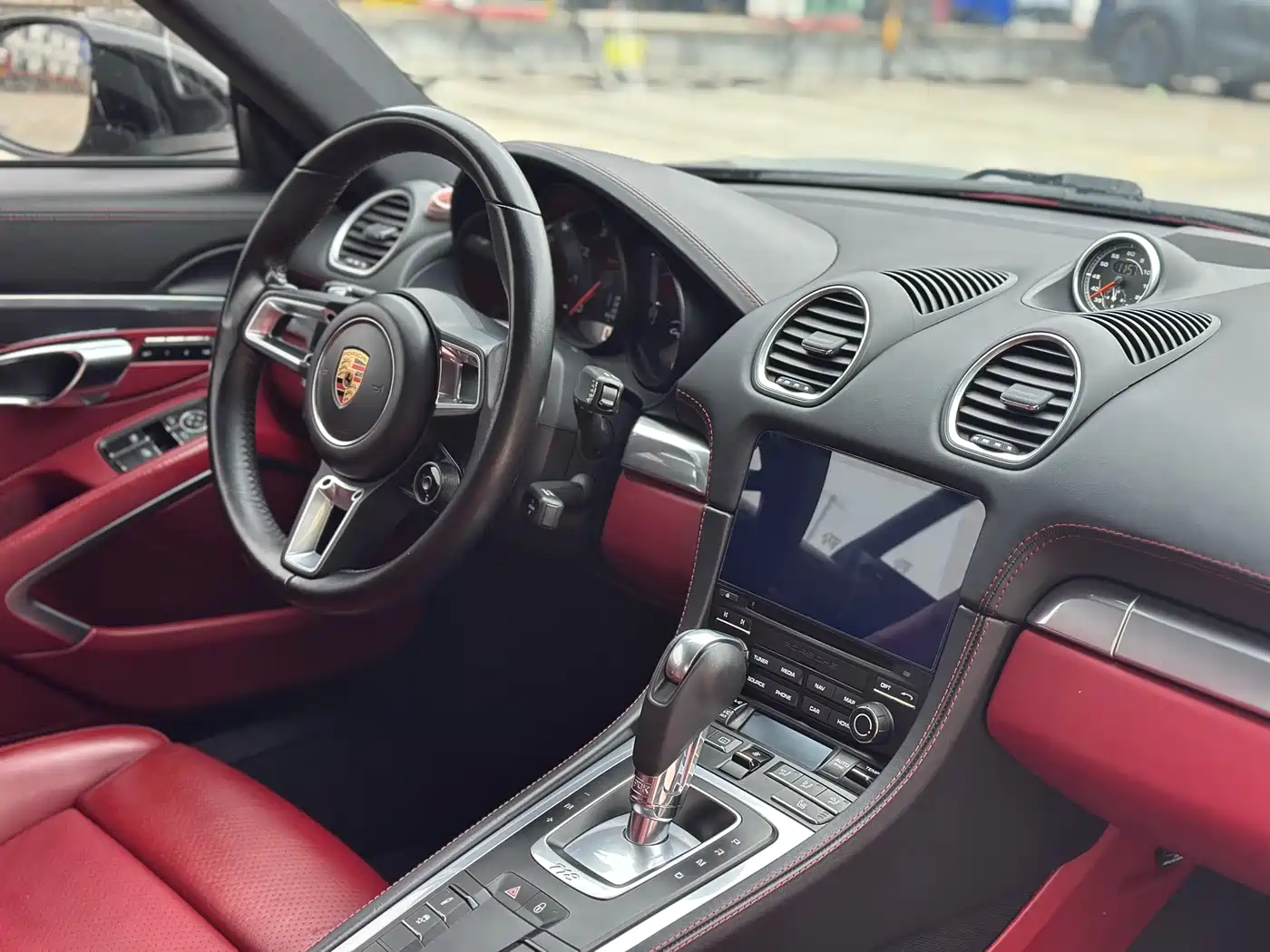 Porsche 718 2018 Cayman 2.0T фото 6