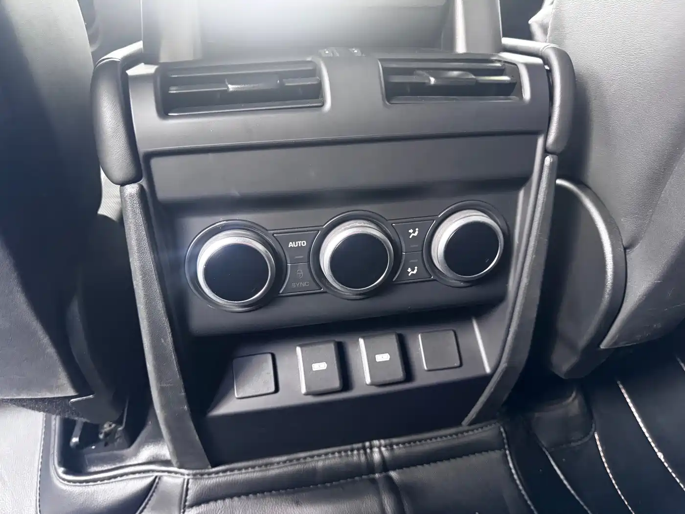 Фото 6 - Land Rover Defender