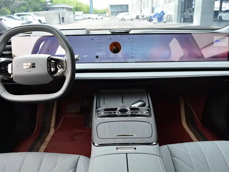 Geely Galaxy Galaxy E8 2025 2025 575km Exploration Smart Drive Edition