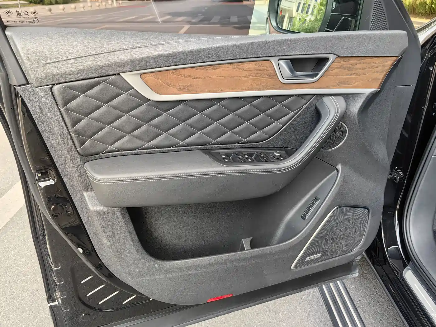 Hongqi HS7 2019 3.0T Automatic 4WD Smart Connection Flag Smooth Edition фото 26