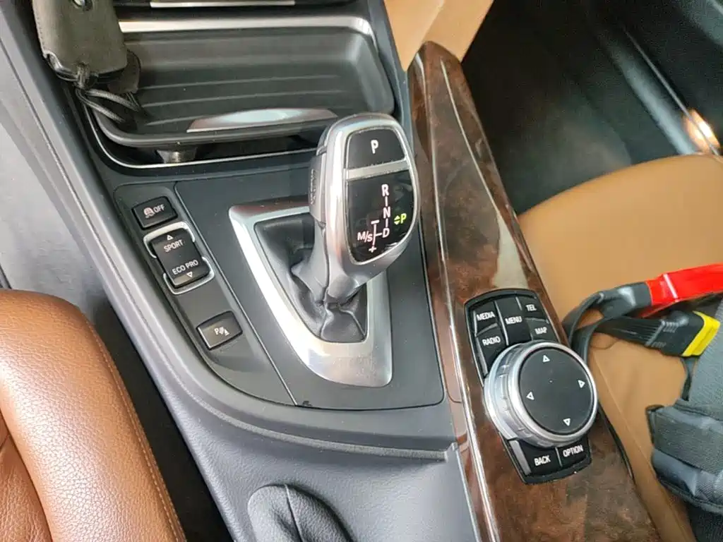 Photo 14 - BMW 3 Series