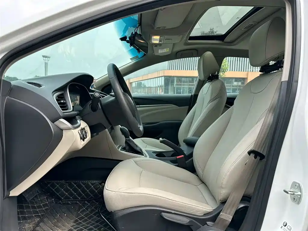 Buick Excelle 2021 Exemplar 1.5L Auto Elite фото 4