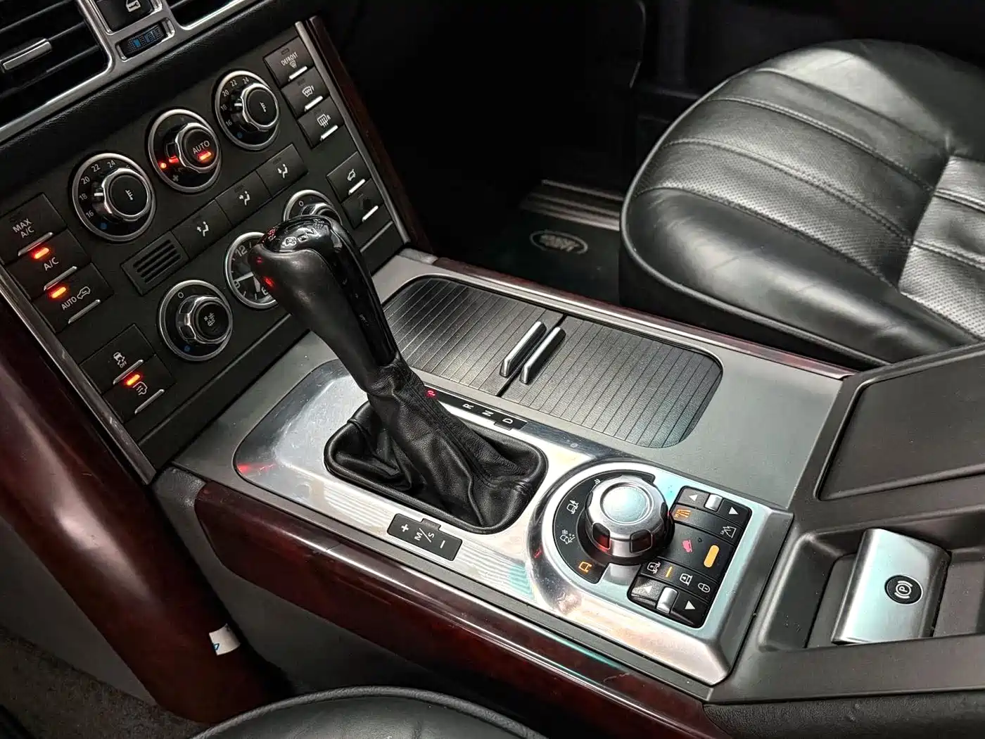 Land Rover Range Rover 2011 5.0 SC V8 фото 10