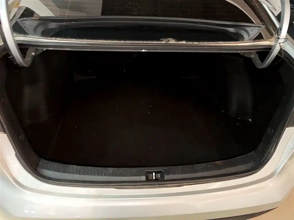 Toyota Levin 2019 185T CVT Entry Edition China VI фото 19