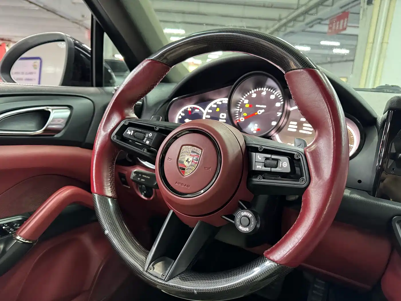 Porsche Cayenne фото 15