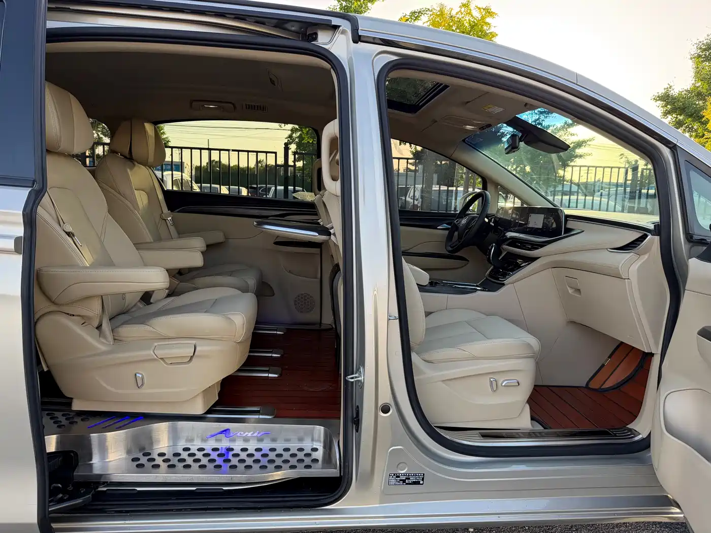 Buick GL8 2023 ES Landmaster Exclusive фото 26
