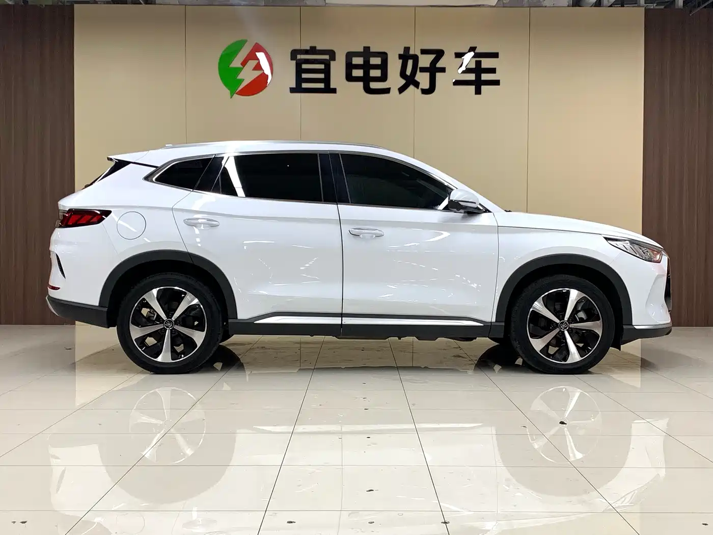 BYD Song PLUS PHEV 2021 DM-i 110KM Flagship PLUS фото 4