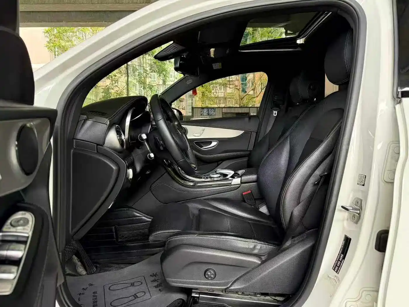 Mercedes-Benz GLC Coupe 2017 GLC 200 4MATIC Coupe SUV фото 5
