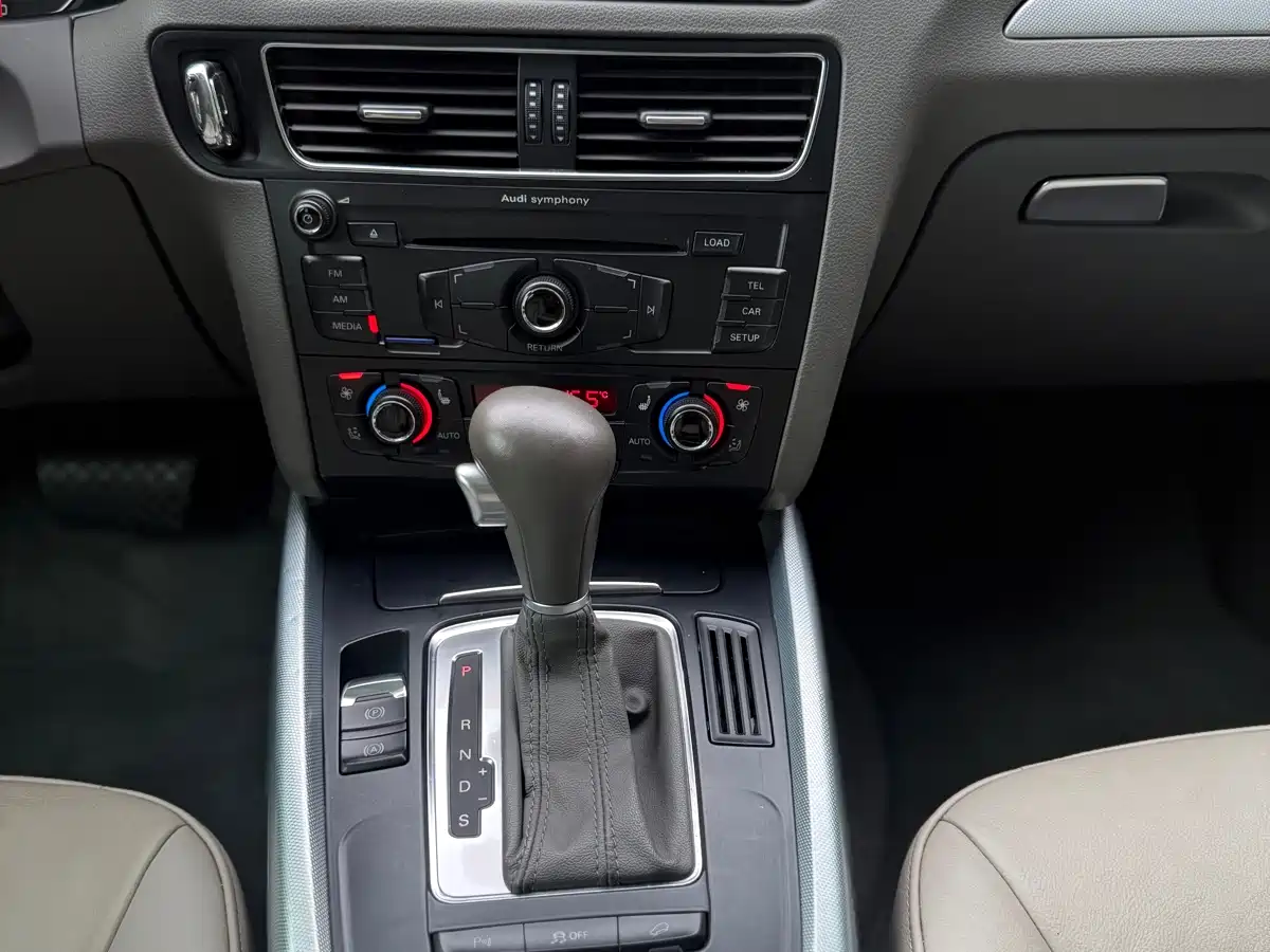 Audi Q5 2011 2.0TFSI Technology фото 14