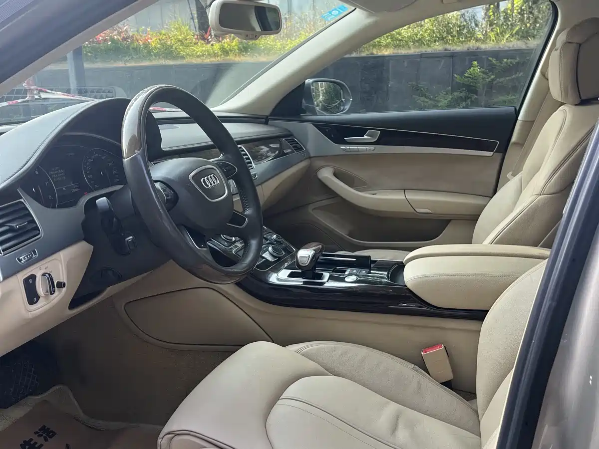 Audi A8 2013 A8L 45 TFSI quattro Comfort фото 7