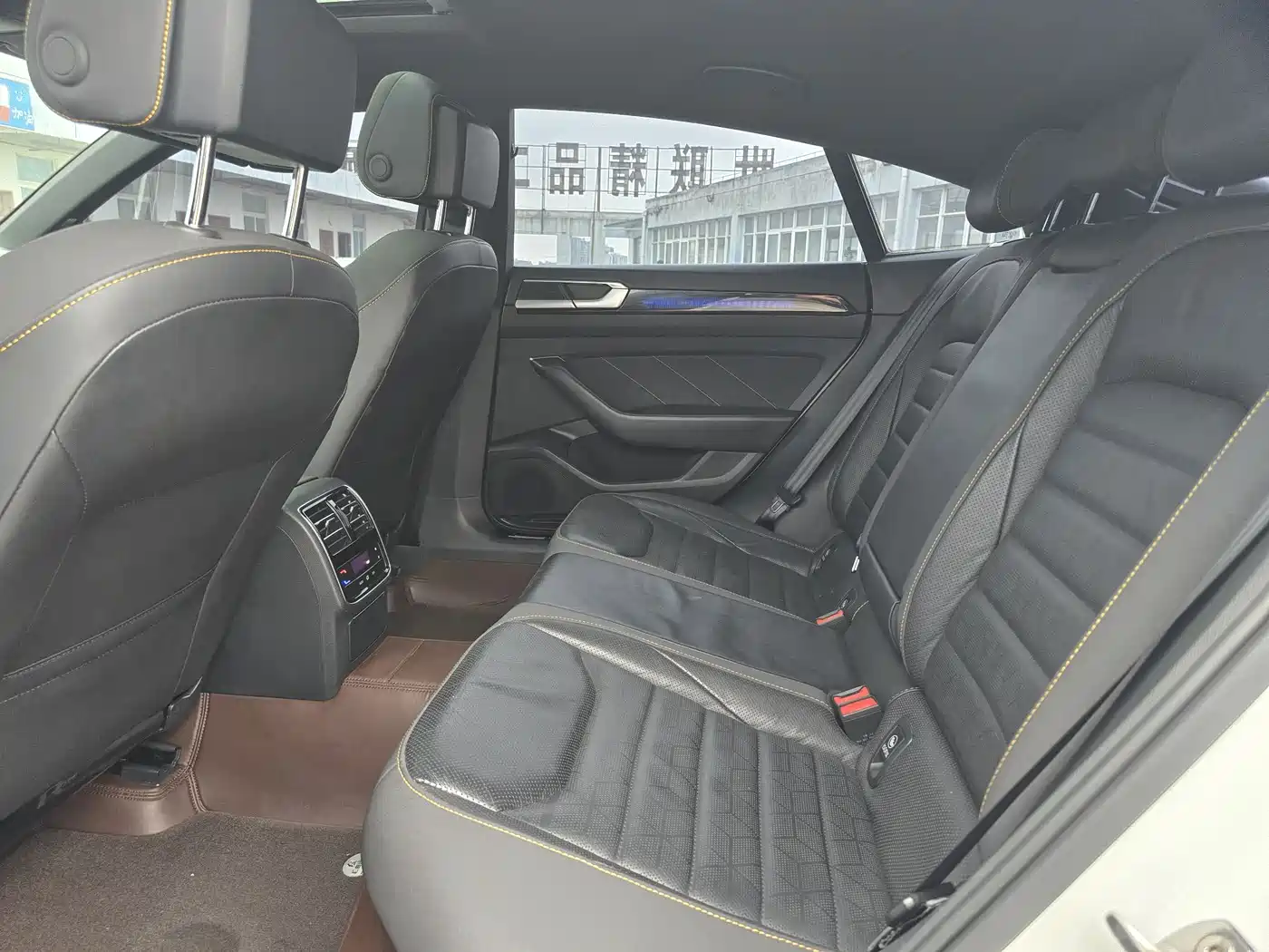 Volkswagen FAW-Volkswagen CC 2023 380TSI Eye-catching Edition фото 18