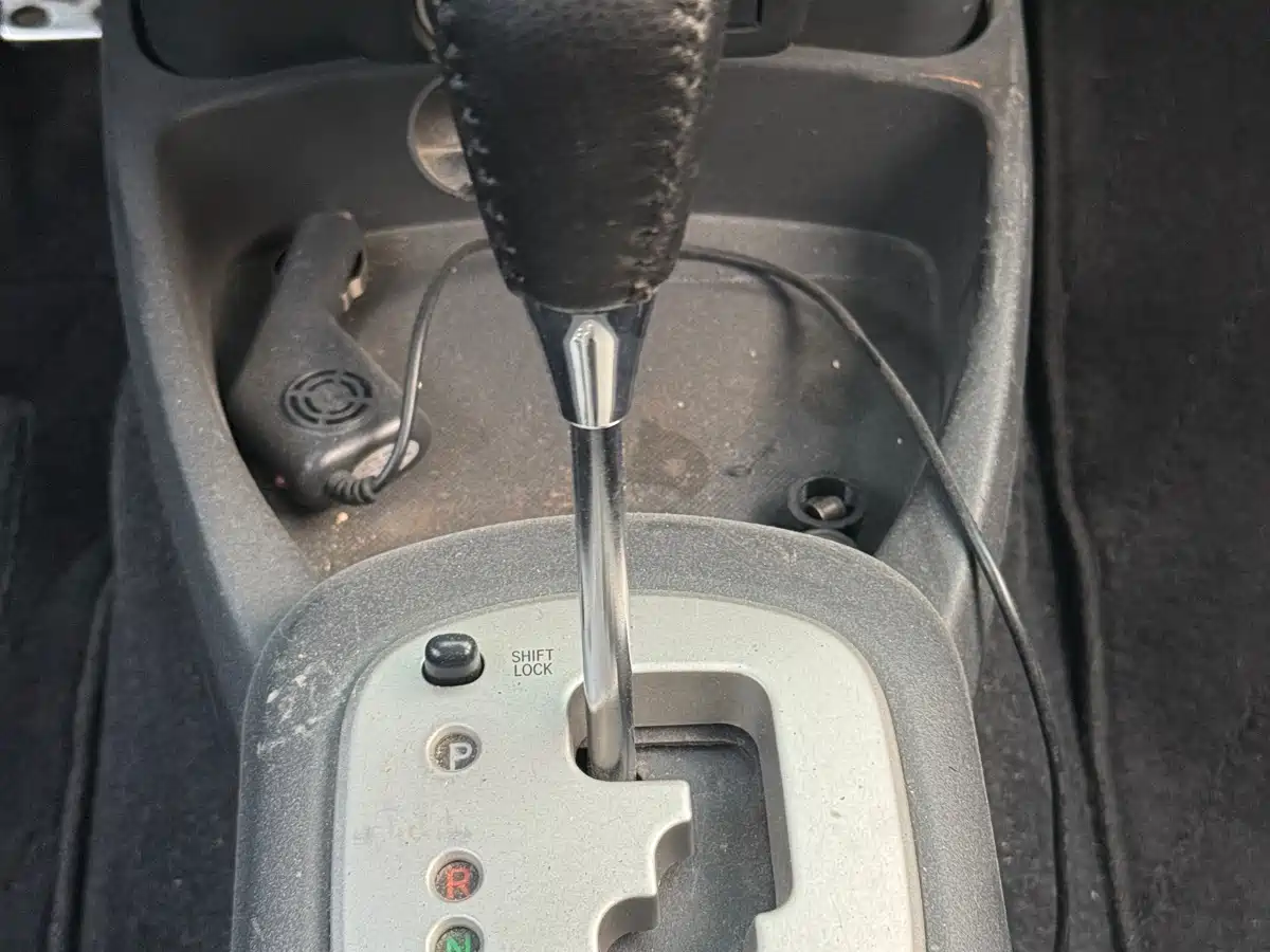 Toyota Yaris 2011 1.6G Auto Dynamic Edition фото 14
