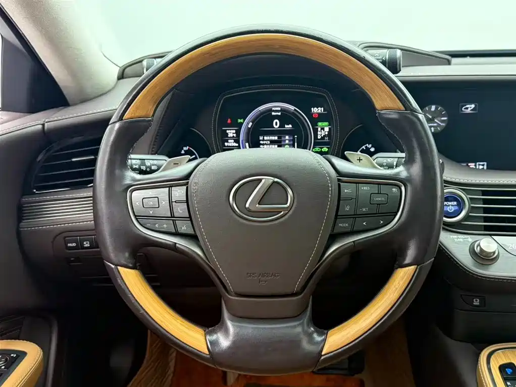 Lexus LS 2018 500h Luxury Edition China V фото 5