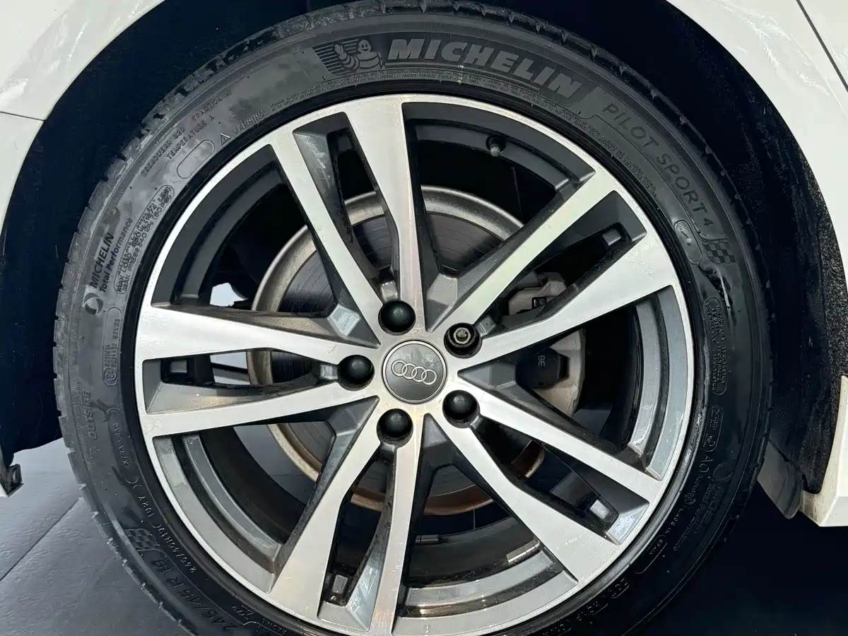Audi A6L 2019 40 TFSI Luxury Dynamic фото 10