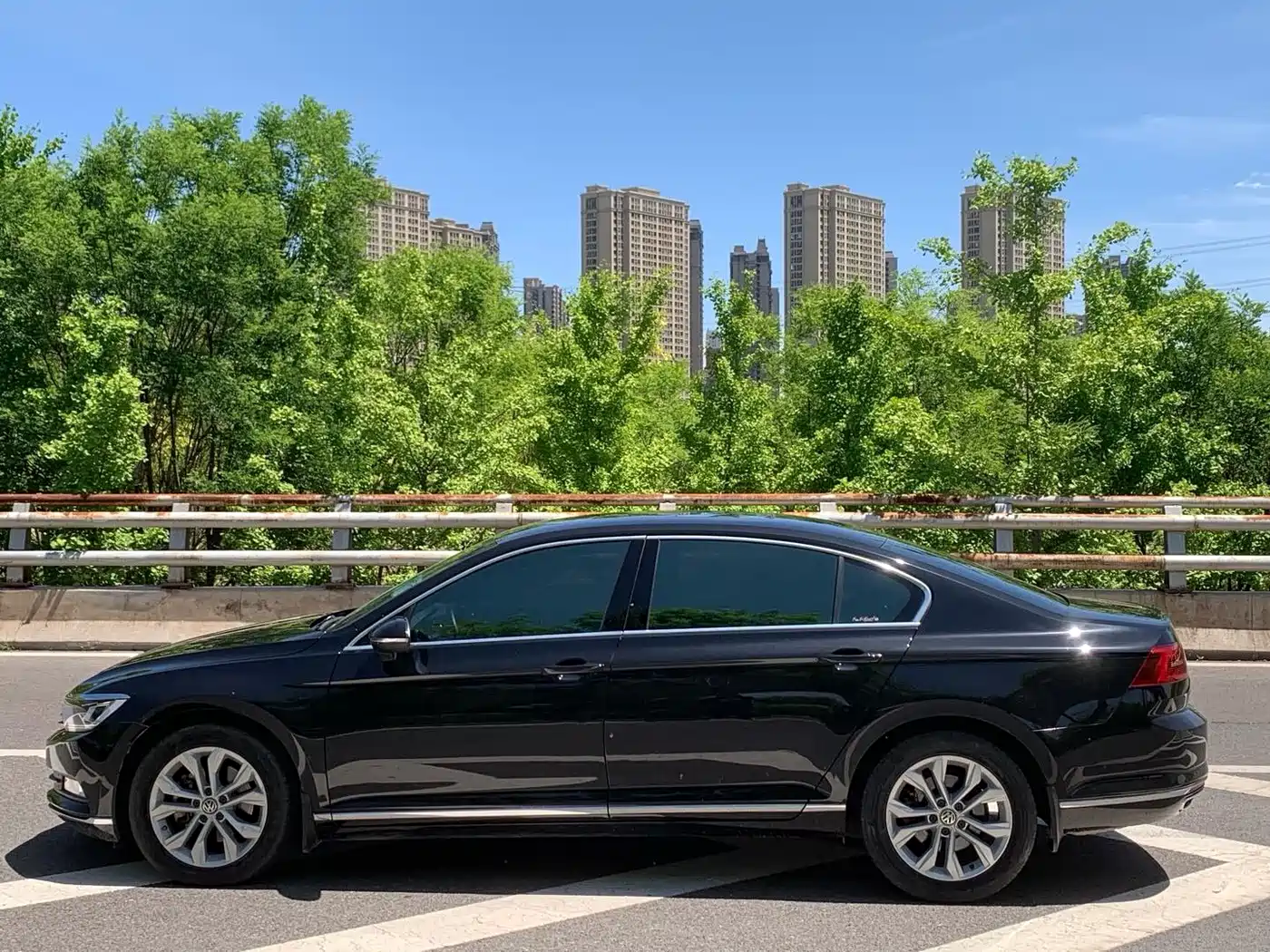 Volkswagen Magotan 2018 Facelift 330TSI DSG Luxury фото 12