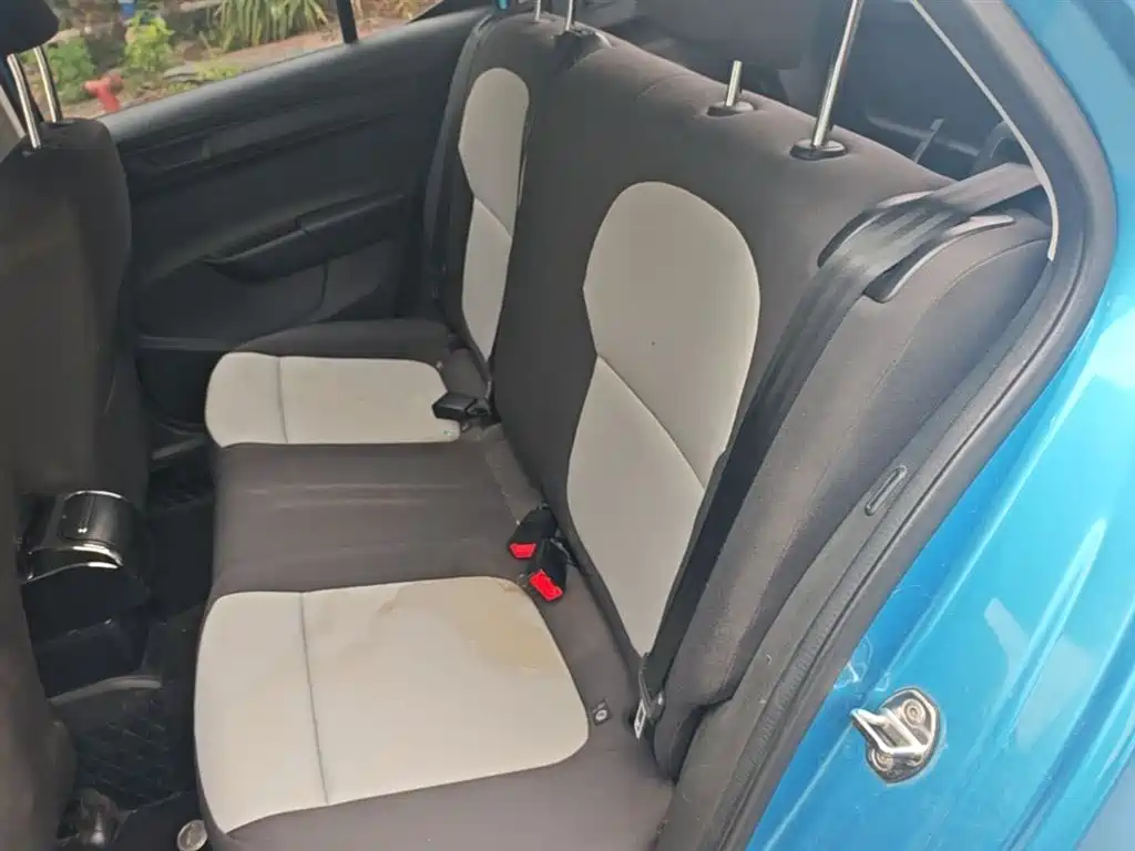 Škoda Fabia 2015 1.4L Manual Advance Edition фото 17