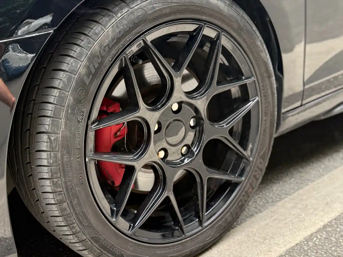 Volkswagen Golf GTI 2010 2.0TSI GTI фото 17