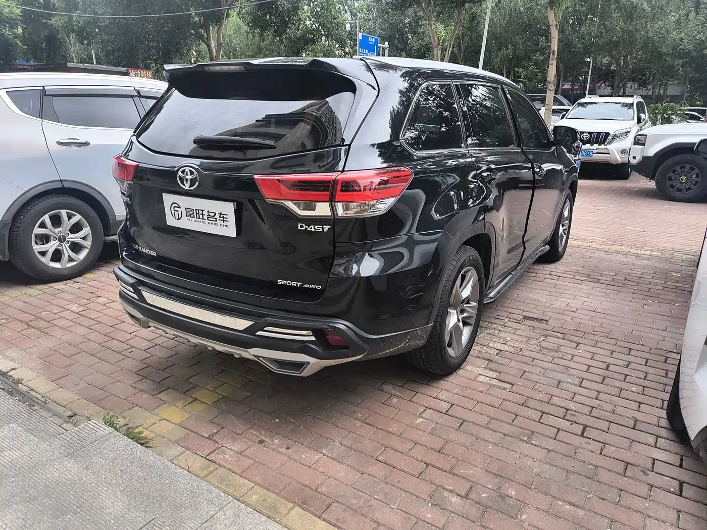 TOYOTA HIGHLANDER