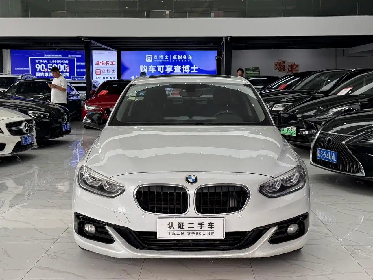 BMW 1 Series 2018 118i Sport Edition фото 7