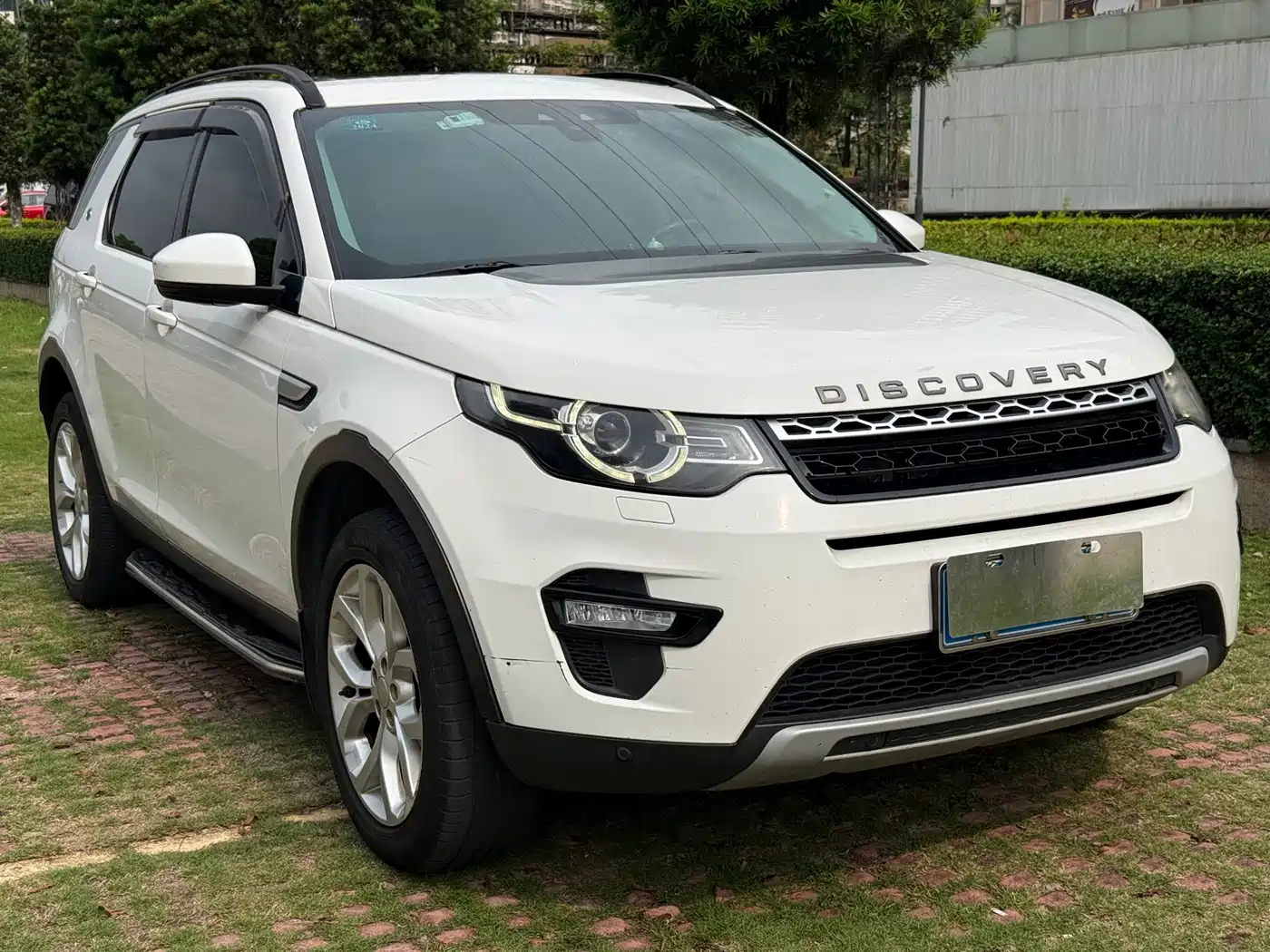 Land Rover Discovery Sport 2016 2.0T HSE фото 3