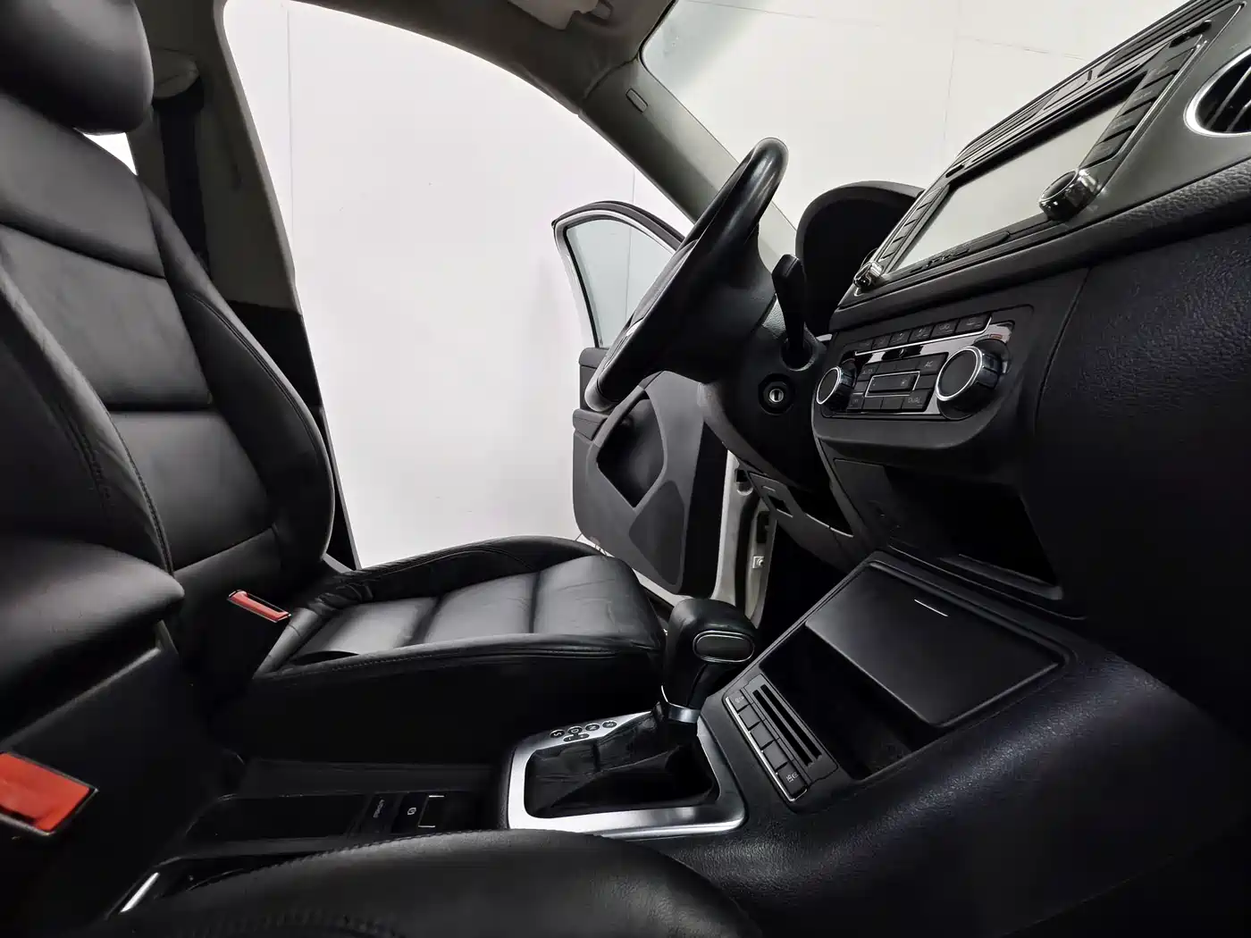 Volkswagen Tiguan 2010 1.8TSI Automatic 2WD Elite фото 15