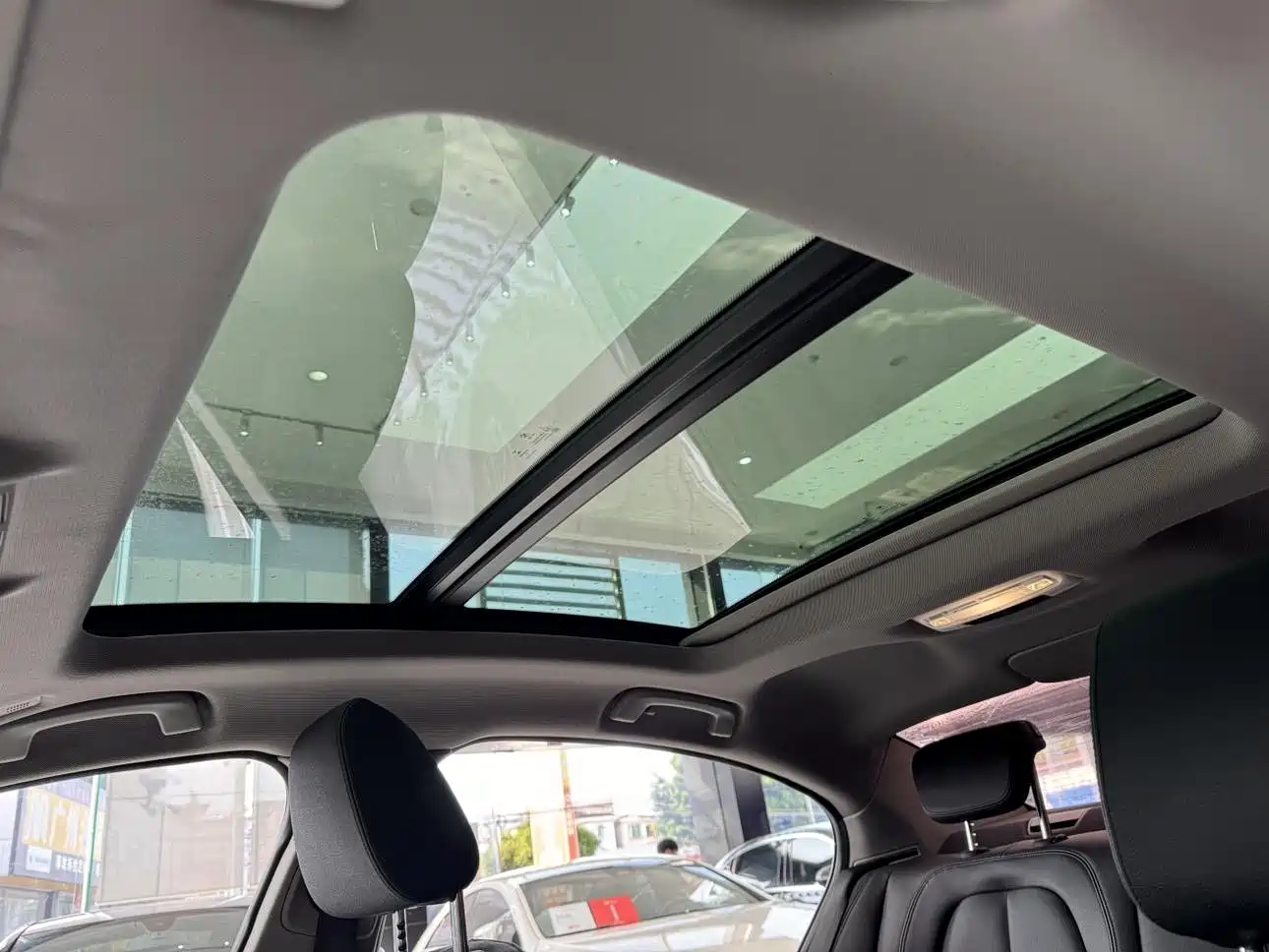 BMW 1 Series 2018 118i Sport Edition фото 24