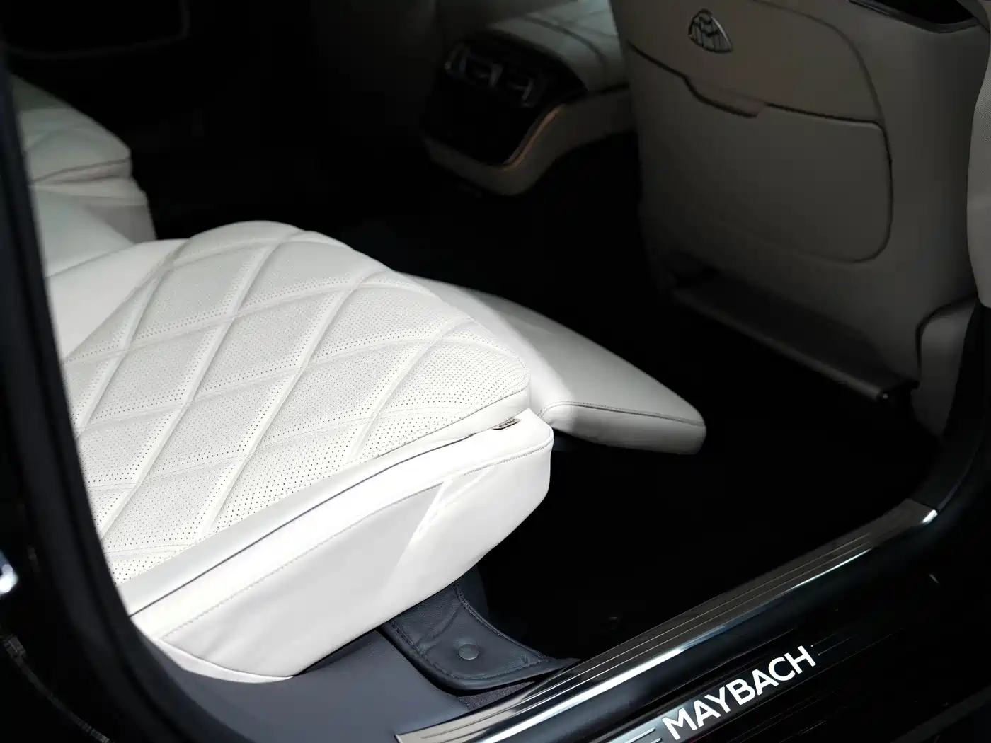 Mercedes-Benz Maybach S-Class 2026 S 480 4MATIC фото 35