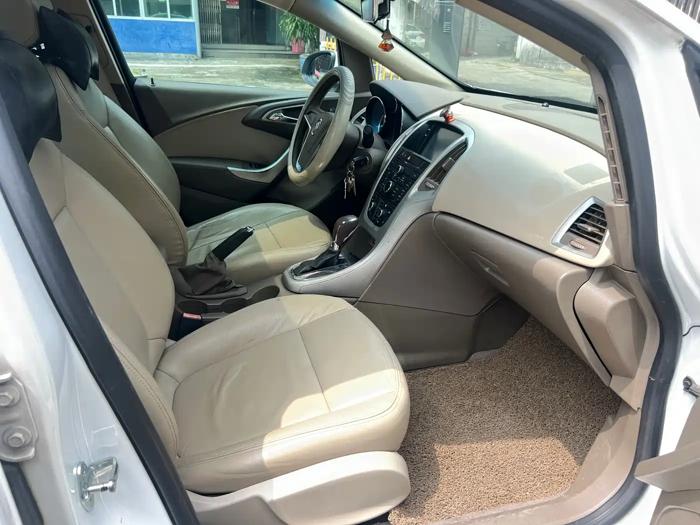 Фото 15 - Buick Excelle