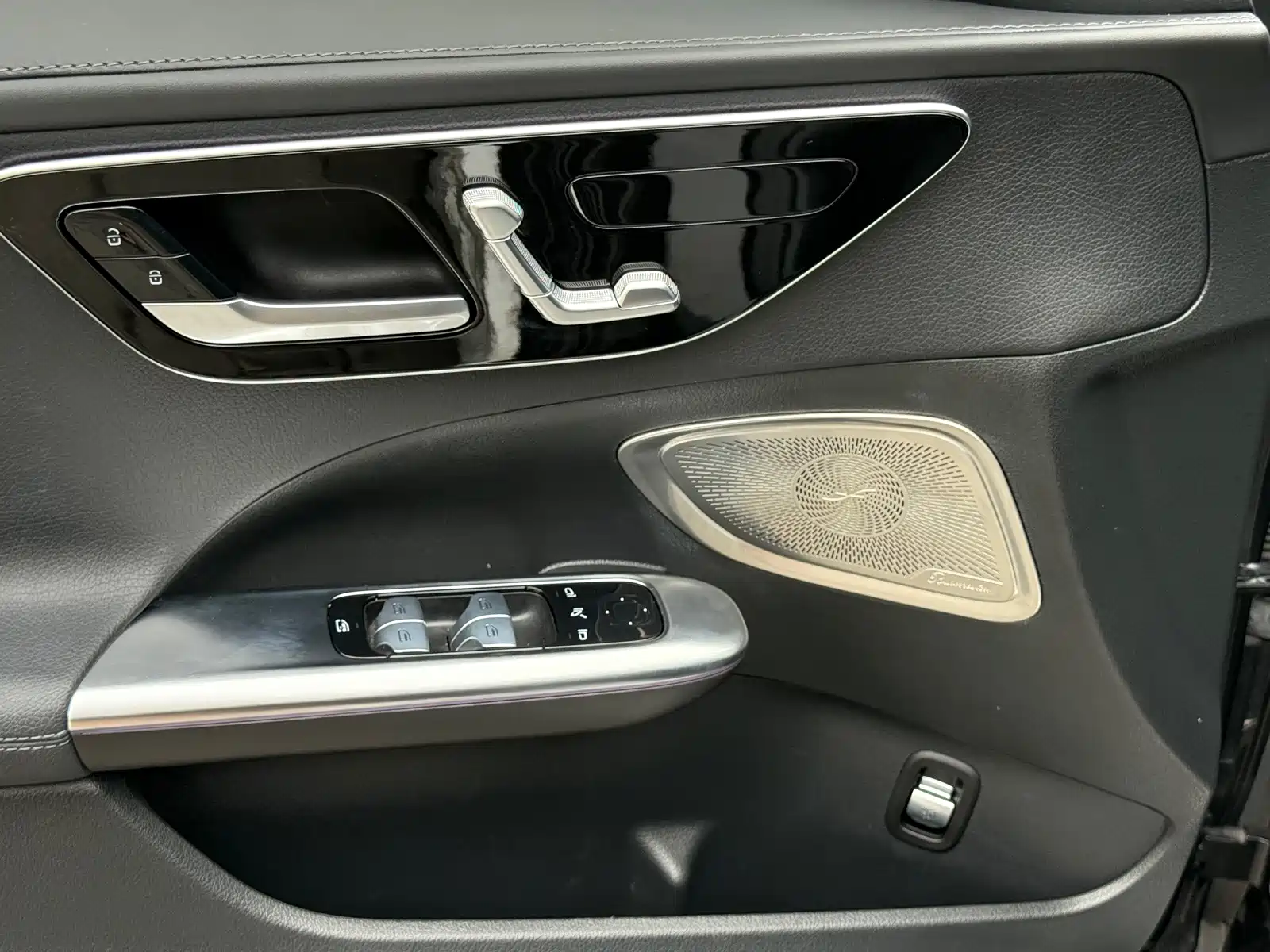 Фото 10 - Mercedes-Benz C-Class