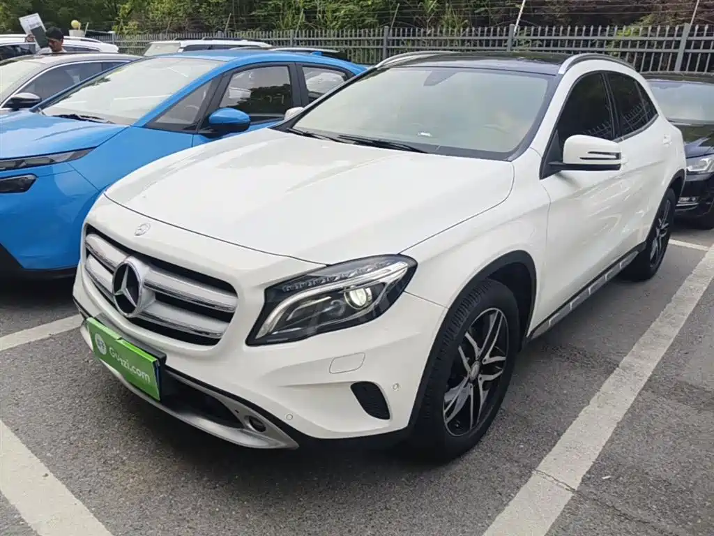 Mercedes-Benz GLA 2016 GLA 200 Fashion фото 2