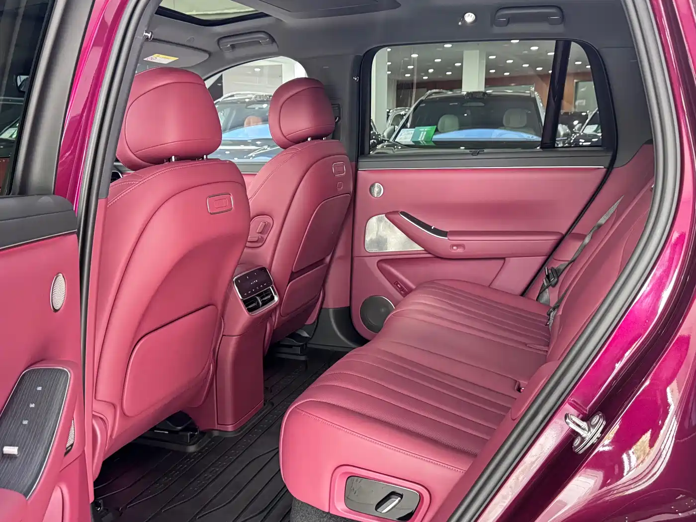 AITO Wenjie AITO M7 2026 Extended Range Ultra AWD 5-Seater фото 9